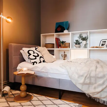 Inspiration Source Old Town Renovated Apartment *
